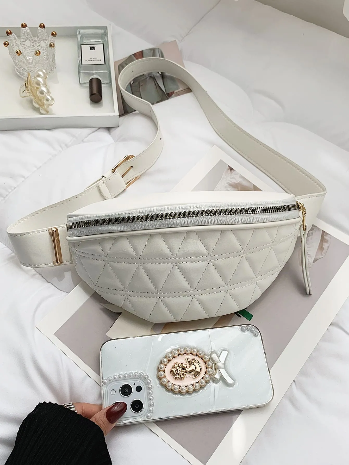 Minimalist Quilted Fanny Pack